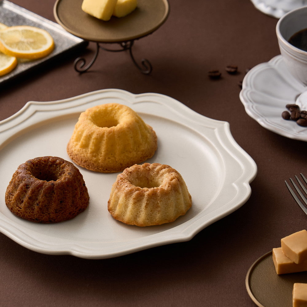 鎧塚俊彦 監修 KOUGLOF（クグロフ）3種食べ比べ（3個） – AOYAMA GIFT