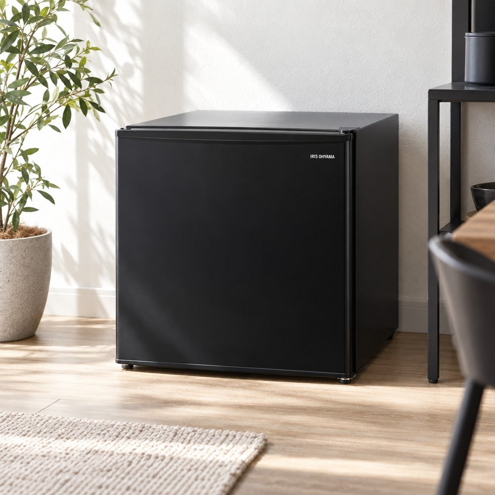 アイリスオーヤマ　冷蔵庫 45L（ブラック）