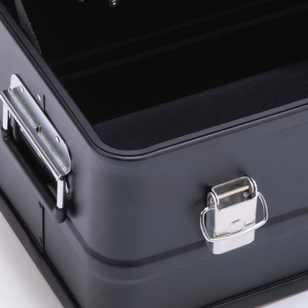 キャプテンスタッグ ブラック アルミコンテナボックス 30L – AOYAMA